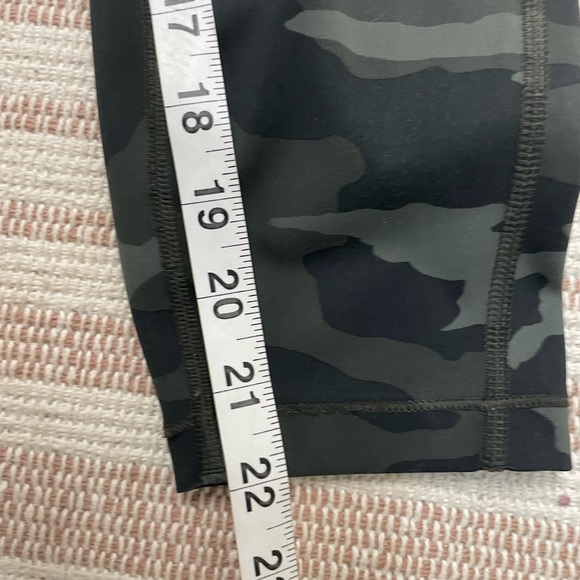 | Athleta | Ultimate 7/8 tight in camo. Size M. - Picture 12 of 12